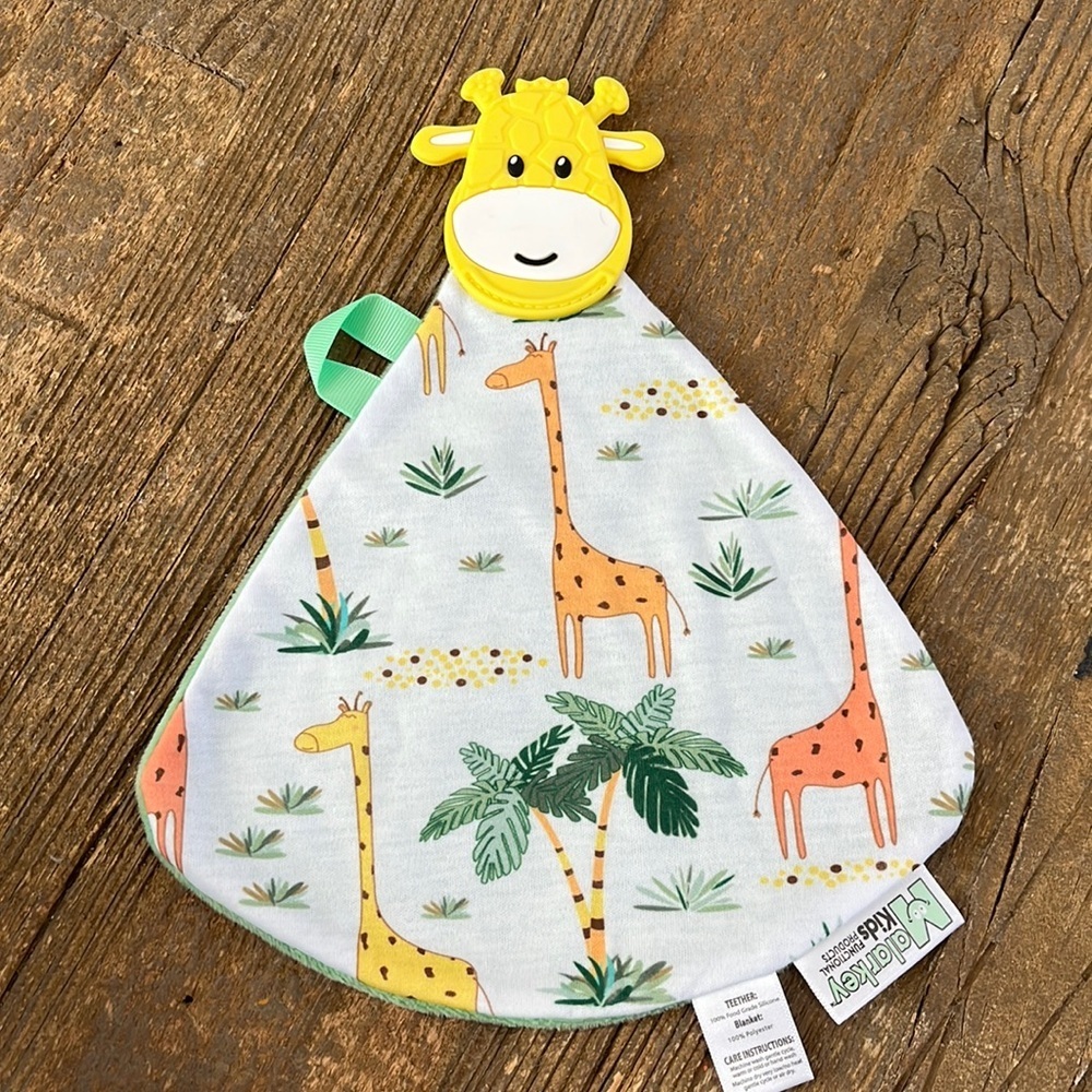 Malarkey Kids Giraffe Munch-it Blanket